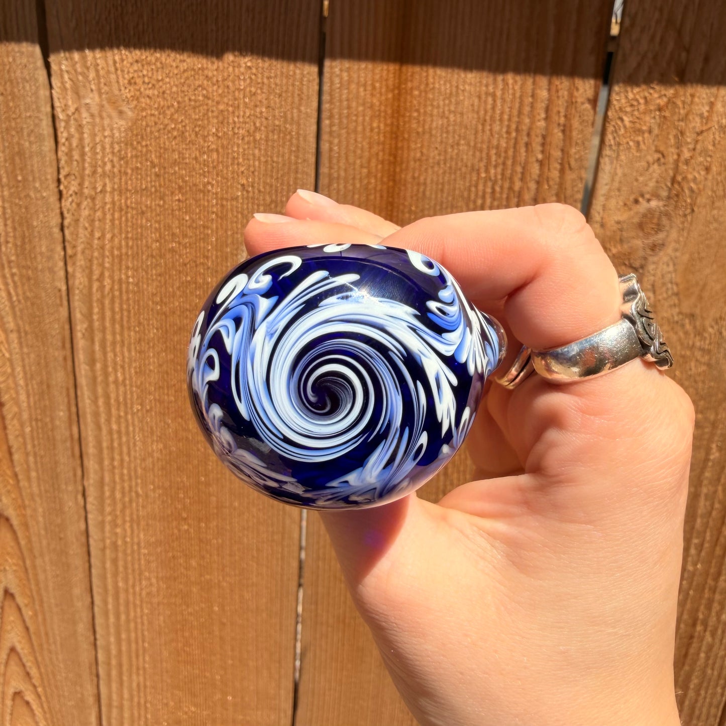 Blue and white Venna Pipe - Sqwashglass